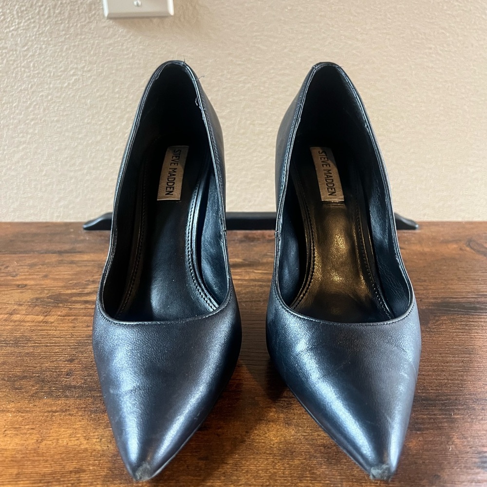 Steve Madden Black Pointed-Toe Heels